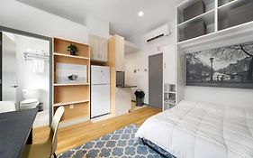 Simple Furnished Studio In The Heart Of Boston